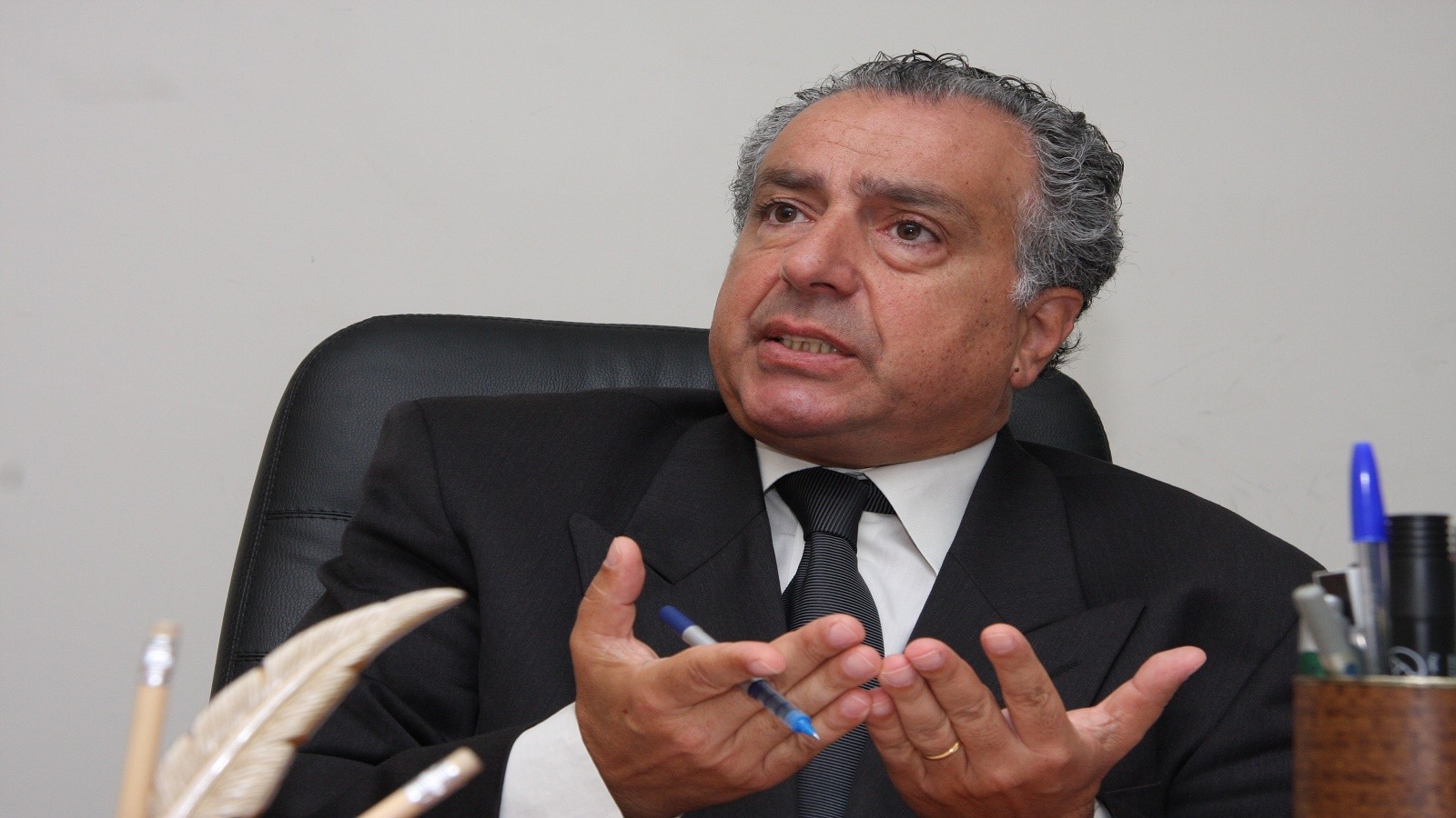 هل توافقت المعارضة على  صلاح حنين؟