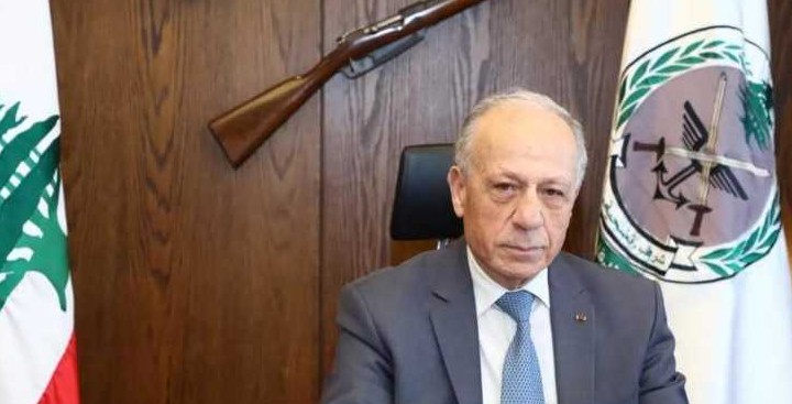 وزير الدفاع: الجيش يقوم بدور وطني في ملف النازحين السوريين