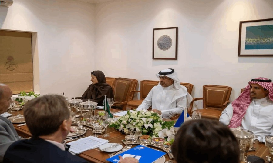 الملف اللبناني على طاولة العلولا و لودريان في الرياض