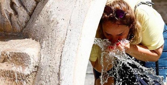 جحيم دانتي بوحش رؤوسه الثلاثة في ارتفاع الحرارة(صور)