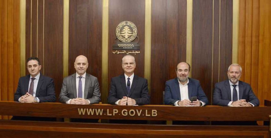 نواب الجمهورية القوية يقدمون إخبارين استنادا الى التدقيق في مصرف لبنان