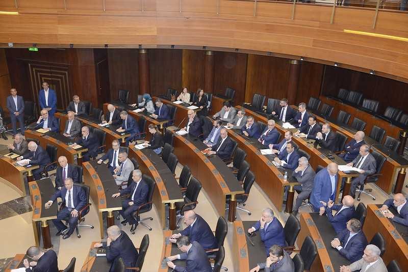 التمديد للمجالس البلدية والاختيارية قرار عابر في لحظة انحلال الدولة