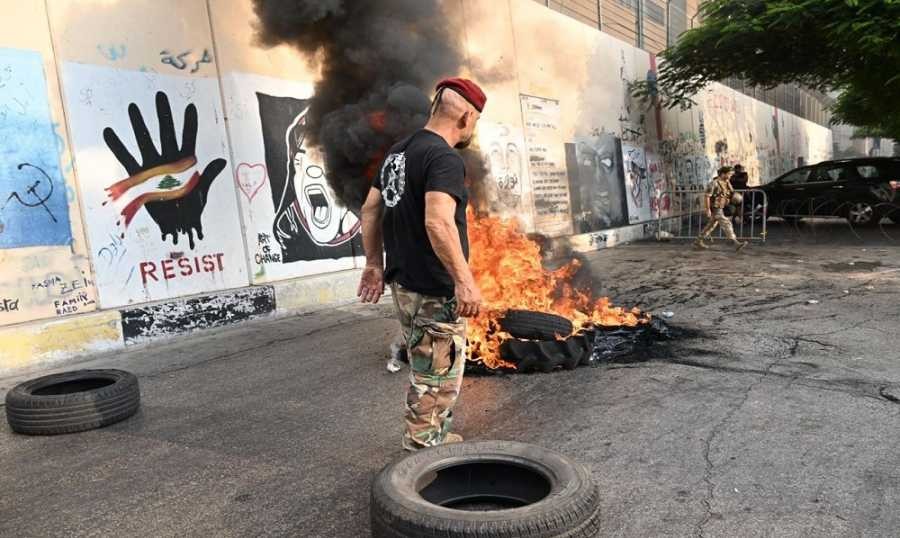 العسكريون المتقاعدون منعوا الحكومة من الاجتماع