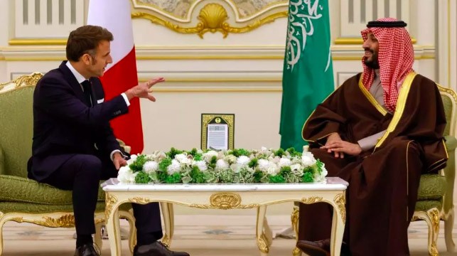فرنسا والسعودية لانتخاب رئيس للجمهورية