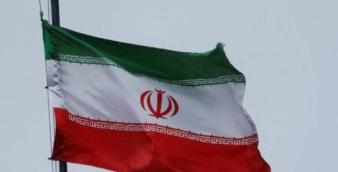 طهران تفتح حوارا مع الفصائل السورية منعاً للعداء