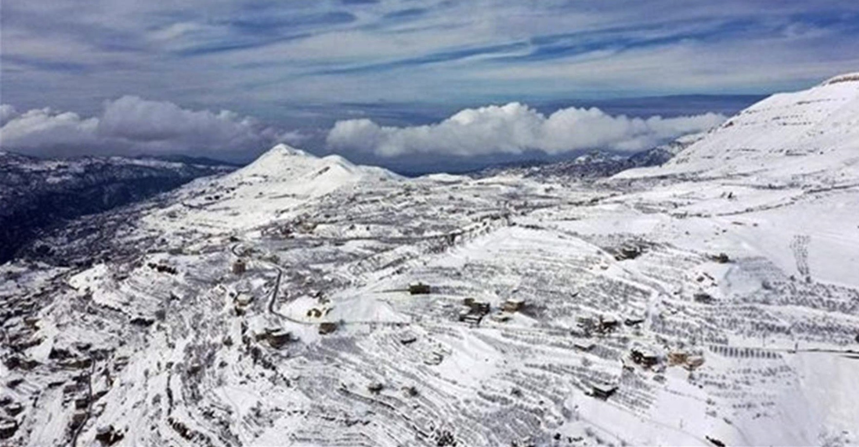 الثلج أطلّ على شاطئ لبنان