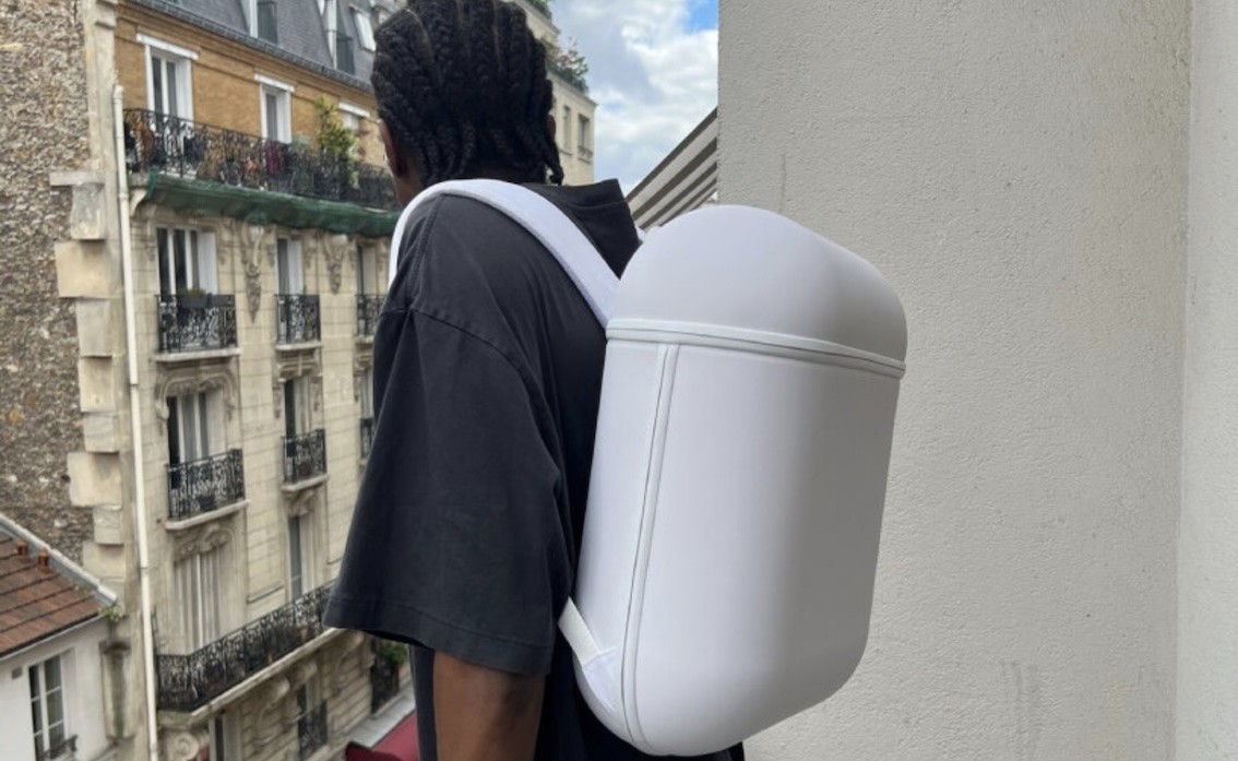 حقيبة الظهر القابلة للارتداء بشكل AirPods