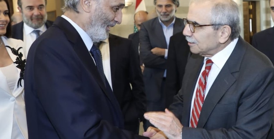 جعجع يدعم رئيس الحكومة في خطواته