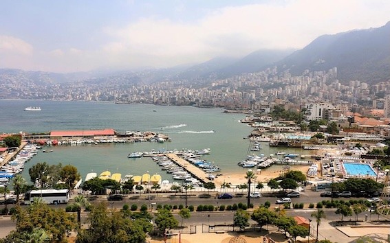 تحت الضوء (11)مرفأ جونيه واستقلال لبنان
