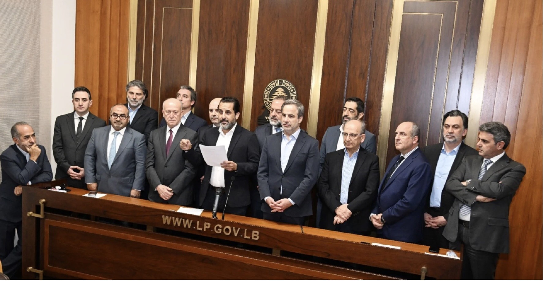 نواب المعارضة في عريضة جديدة