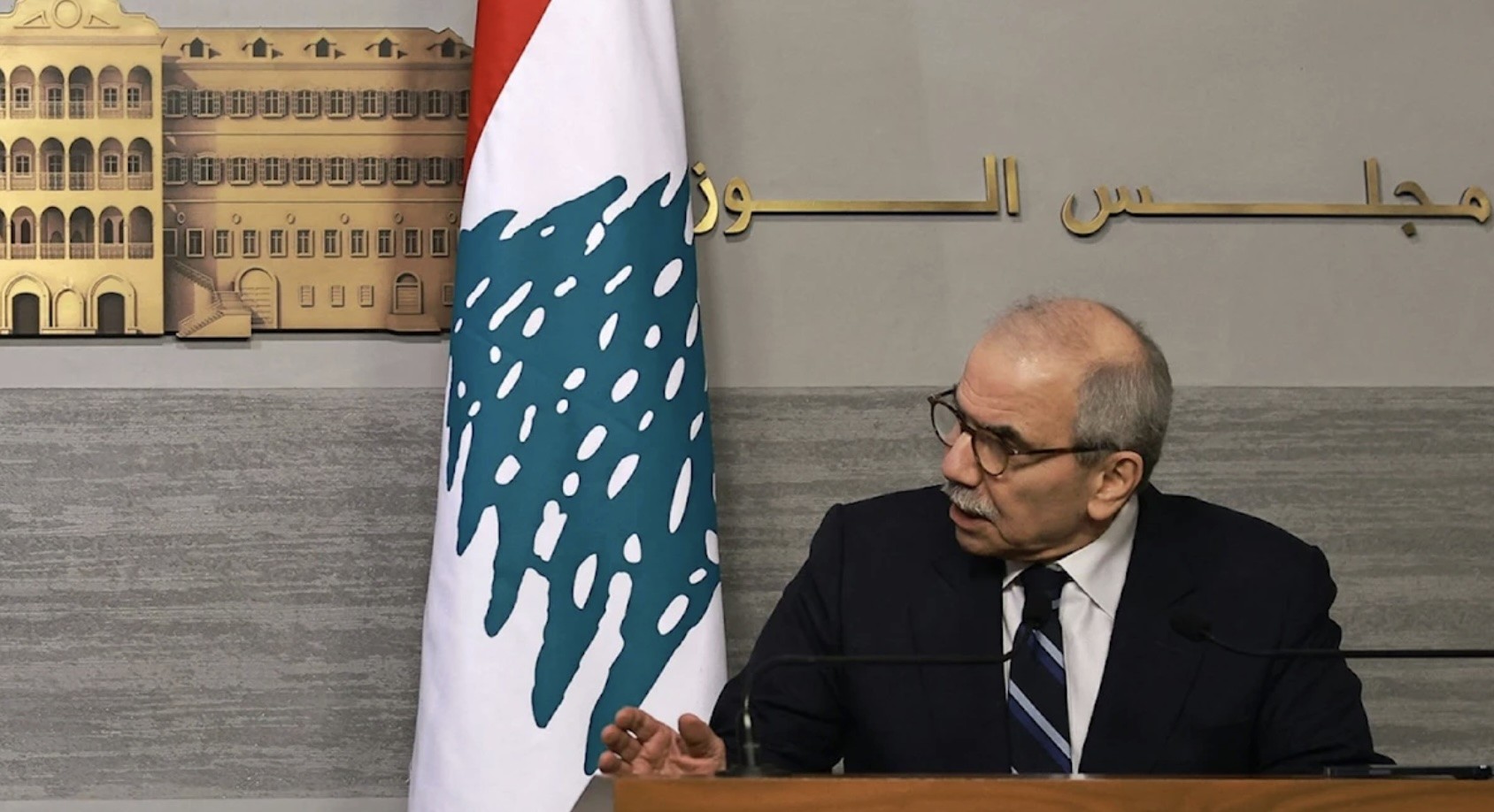 سلام: قانون الفجوة المالية سيرد للمودعين حقوقهم ويُغرّم من حوّل أمواله إلى الخارج