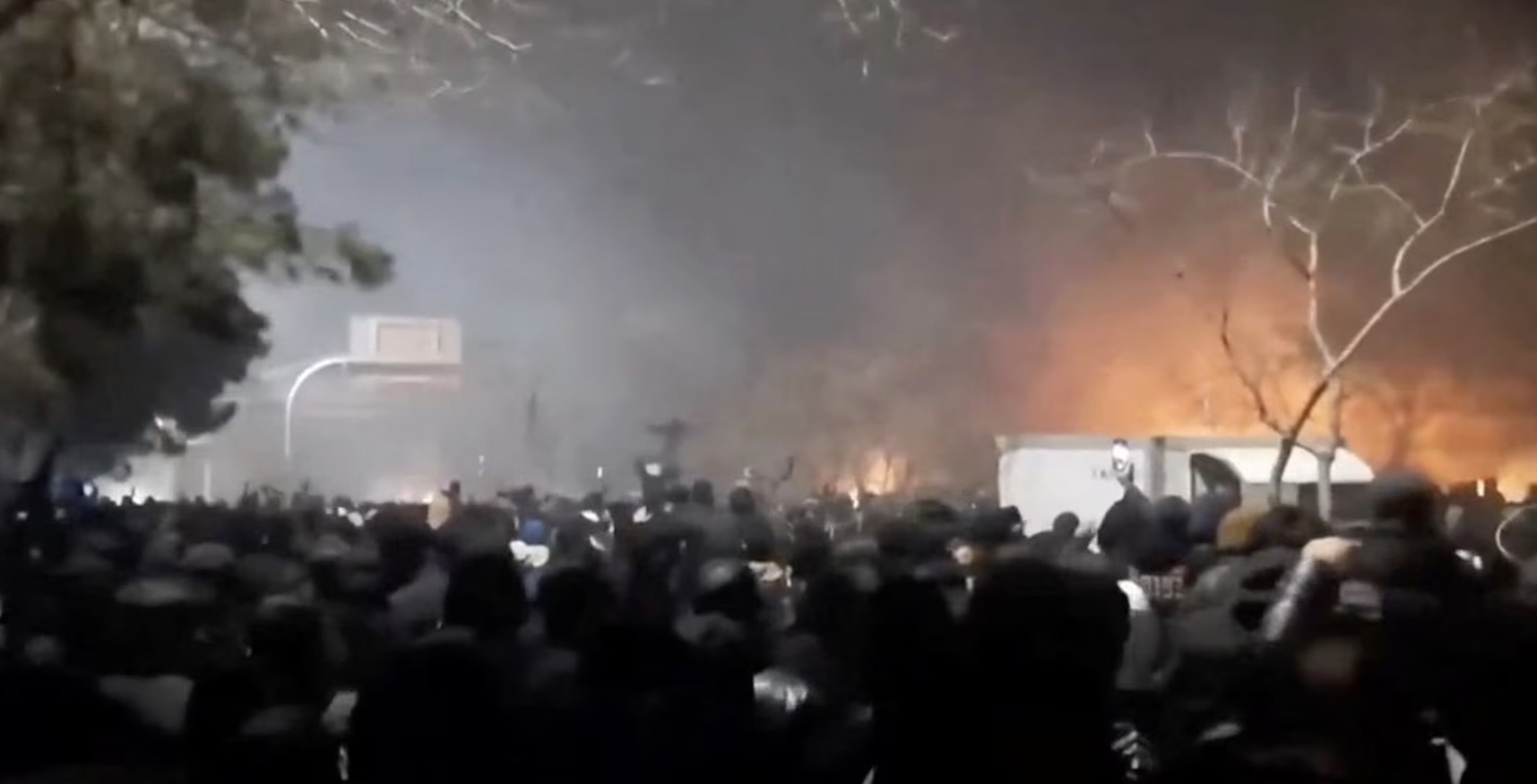إيران تتوعد بالرد على أي هجوم أمريكي