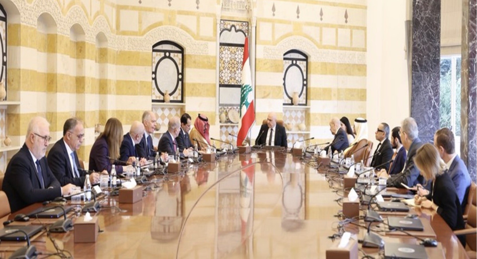 اللجنة الخماسية في قصر بعبدا: دعم الجيش