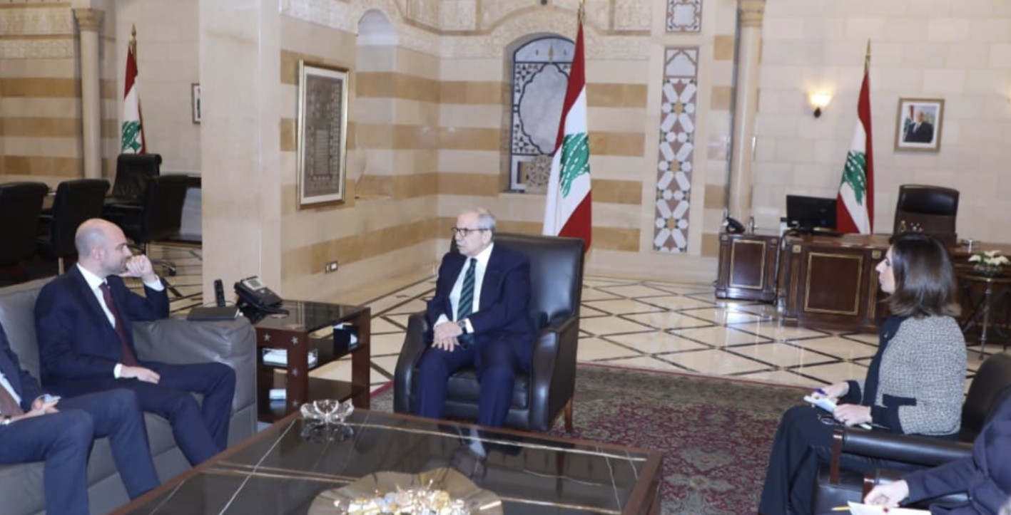 بارو في لبنان لدعم الجيش