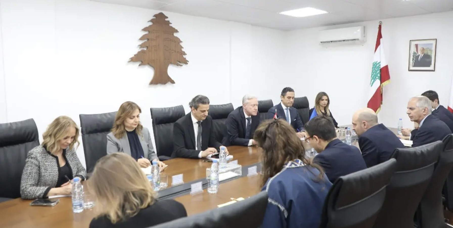 بارو في لبنان لدعم الجيش