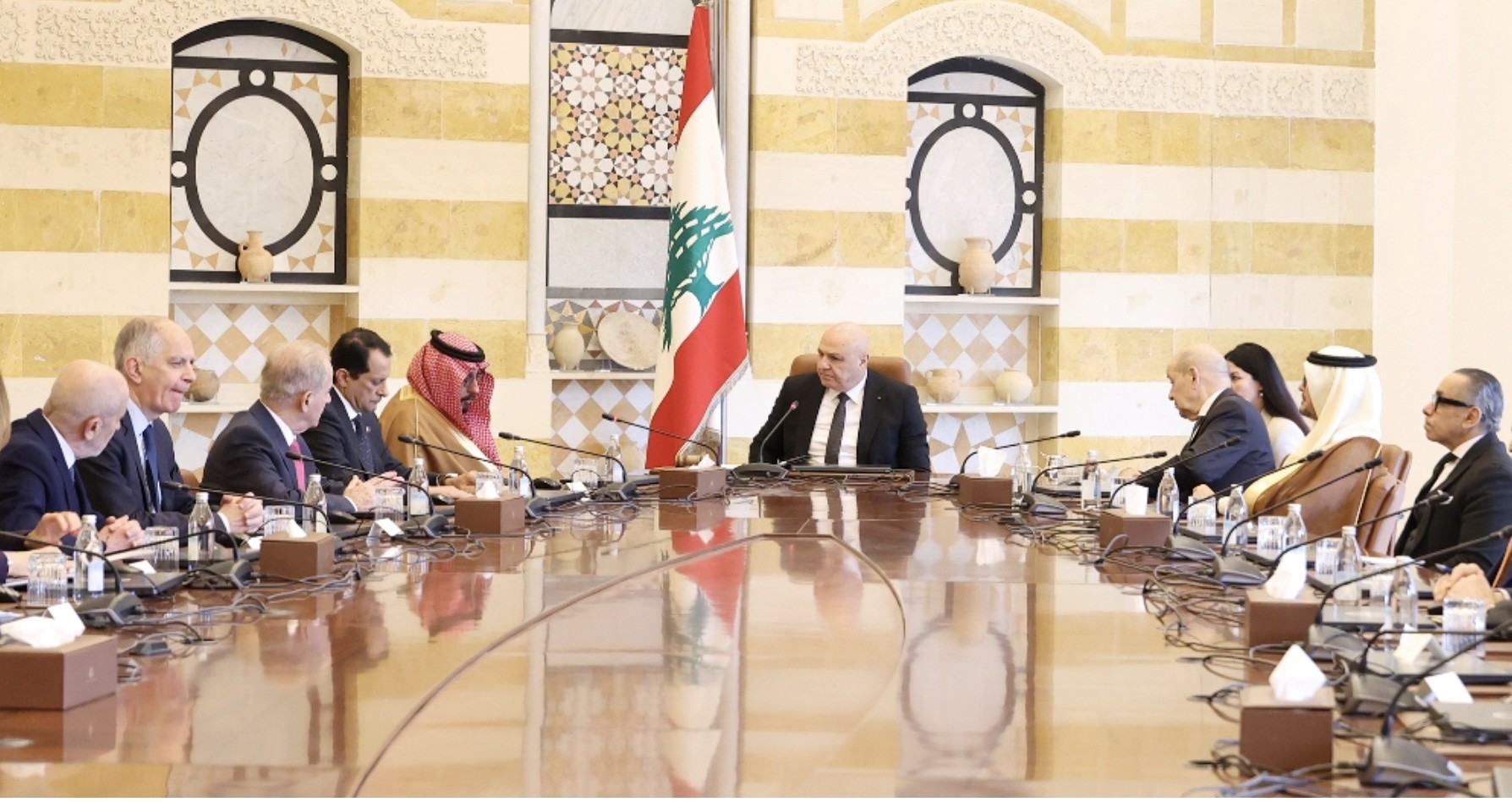 عون للخماسية: قرار مجلس الوزراء لا رجوع عنه