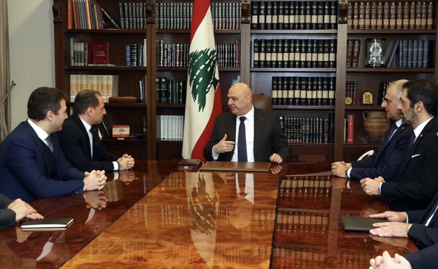مبادرة التيار الوطني وموقف حزب الكتائب في قصر بعبدا