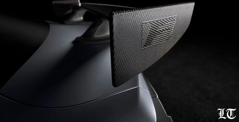 Lexus تقلب الطاولة وتُطلق المُنتظر