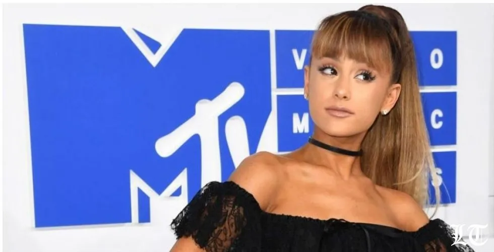 مغنية البوب أريانا جراندي مريضة