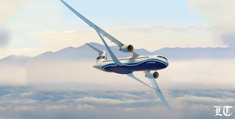 Boeing تكشف عن أوّل جناحٍ قابلٍ للطيّ