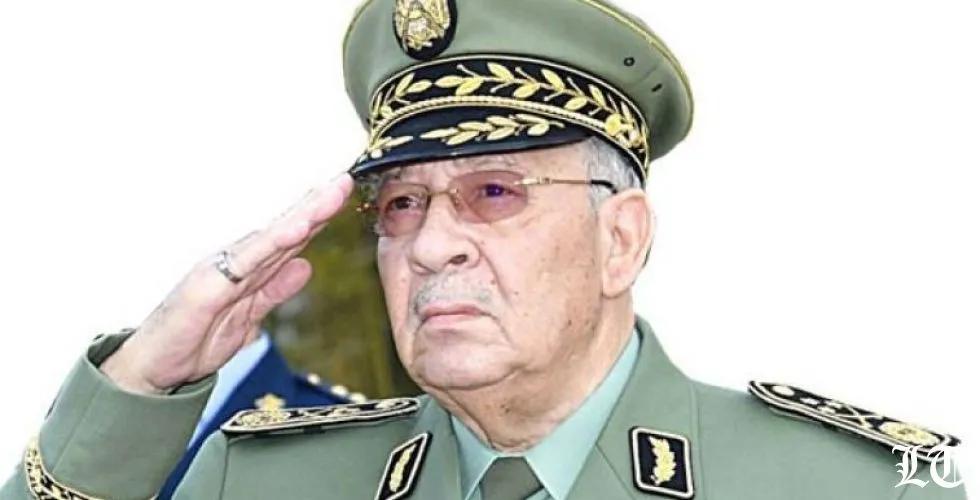الجيش الجزائري يطالب بإزاحة بوتفليقة
