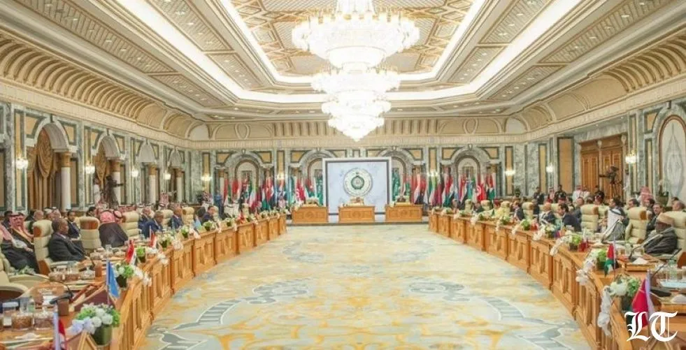 صمتٌ لبناني في قمتي مكة المكرمة والعراق يتولى الدفاع عن إيران