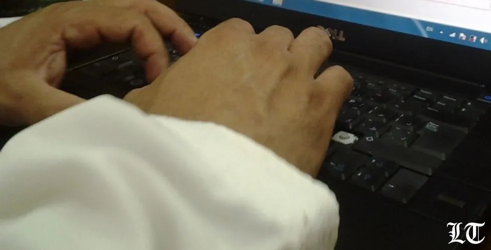 فيسبوك تفكك شبكة سرية سعودية للتأثير السياسي