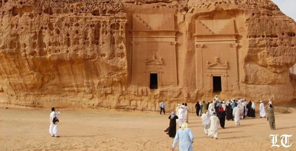 هذه هي شروط التزام السائح بنظام التأشيرات الجديدة في السعودية