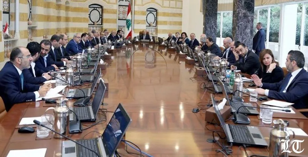 الرئيس عون على صمته والحريري لم يحقق مطالب المتظاهرين بل حقق مطالبه