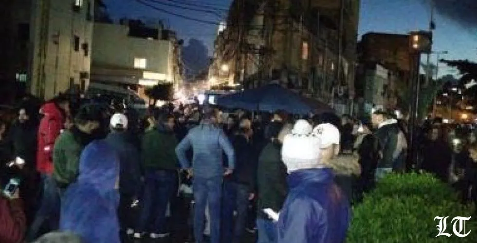 الحراك يعود عبر فرقة طرد السياسيين من المطاعم