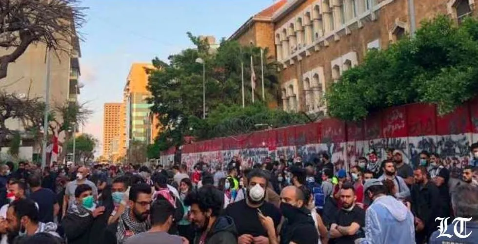 الدولار الى ما فوق الخمسة الاف ليرة والطبقة السياسية تحاضر في العفة