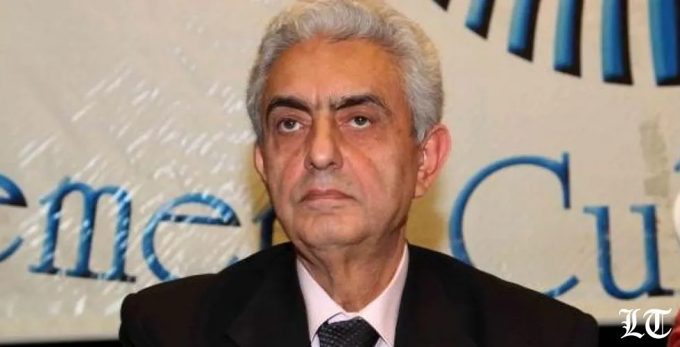 النار تأكل ذاتها