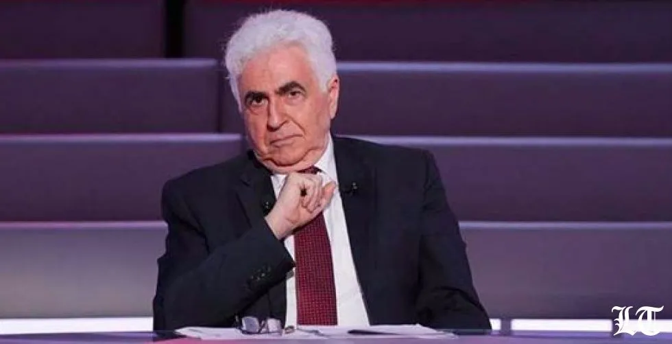 حتي في بيانه "الانقلابي" يحذّر من غياب الرؤية والابتعاد عن الشرق والغرب