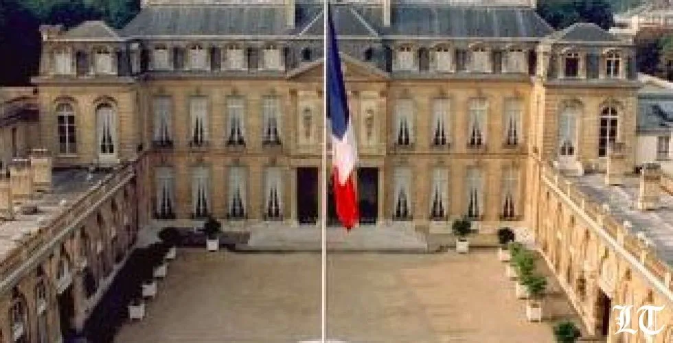 مهلة فرنسية جديدة للسياسيين اللبنانيين للتشكيل واستغراب من محتوى مقالات عدة في صحافة بيروت