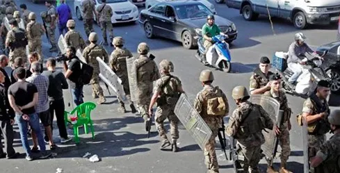 الجيش يفتح بهدوء الطرقات