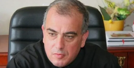 فتحُ الكنائس جزئيا في الأعياد