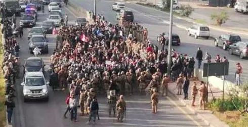 مسيرة الى القصر الجمهوري: ارحلوا