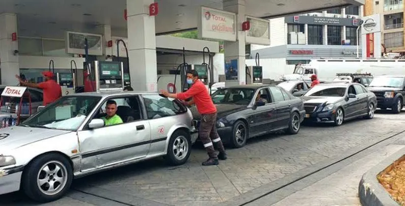 أزمة محروقات  وبواخر البنزين تنتظر الاعتماد
