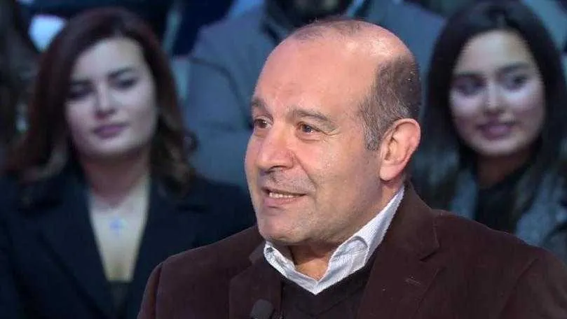 الحريري لا يبتعد عن  الاعتذار والاستقالة النيابية