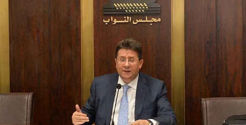 إقرار قانون إلغاء السرية المصرفية عن القطاع العام