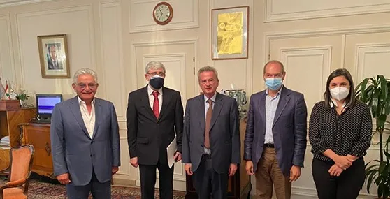 تنسيق مصرفي وتربوي لفتح المدارس
