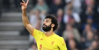 محمد صلاح يواصل كتابة التاريخ وتحطيم الأرقام القياسية