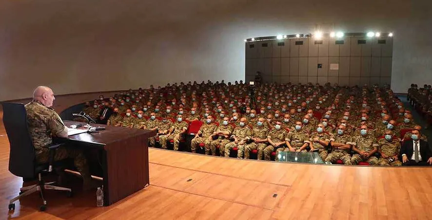 قائد الجيش:لا تكترثوا للشائعات وحملات التحريض والمقالات المسيئة