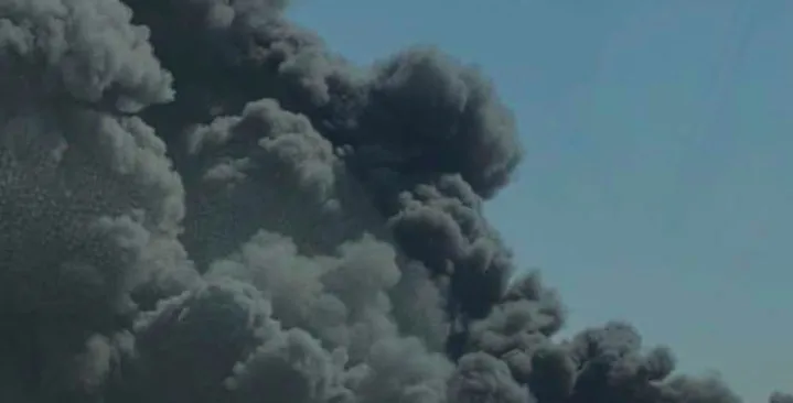 حريقان نفطيان في دبي والكويت