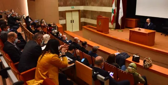المدارس الاثنين