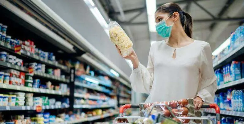 الدولار  27 ألف ليرة