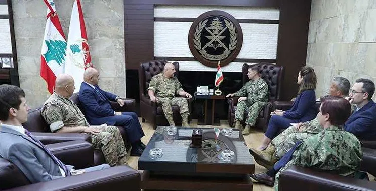 تطوير قدرات الجيش في لقاء العماد عون وقائد في البحرية الأميركية