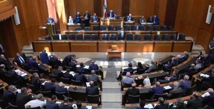 فوز الورقة البيضاء