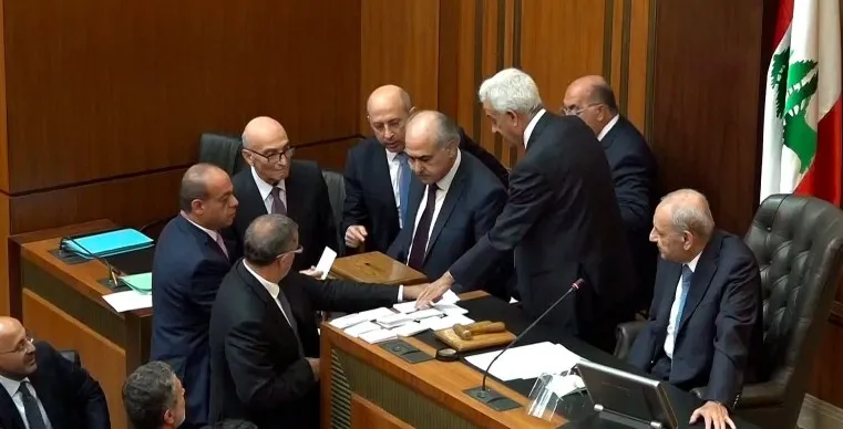 كتل "الورقة البيضاء"تربح بالنقاط فماذا بعد؟