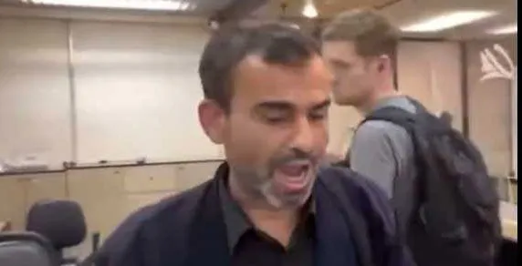 اقتحام الاعتماد اللبناني